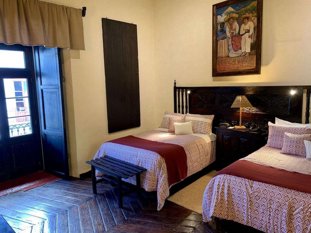 Hotel Mansion Iturbe Пацкуаро Екстер'єр фото