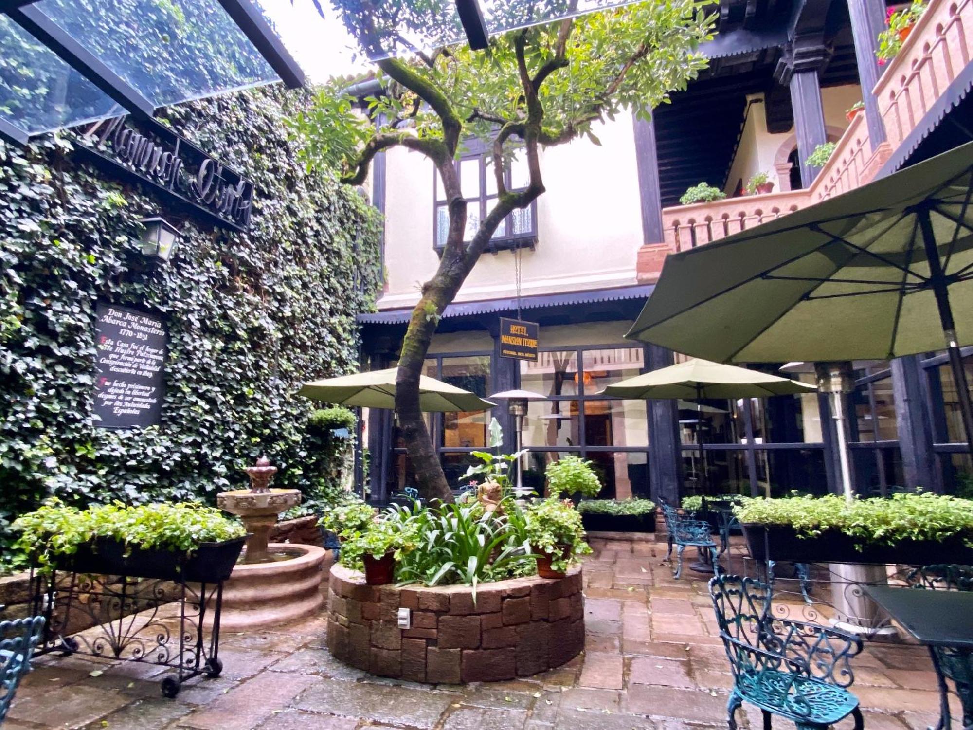 Hotel Mansion Iturbe Пацкуаро Екстер'єр фото